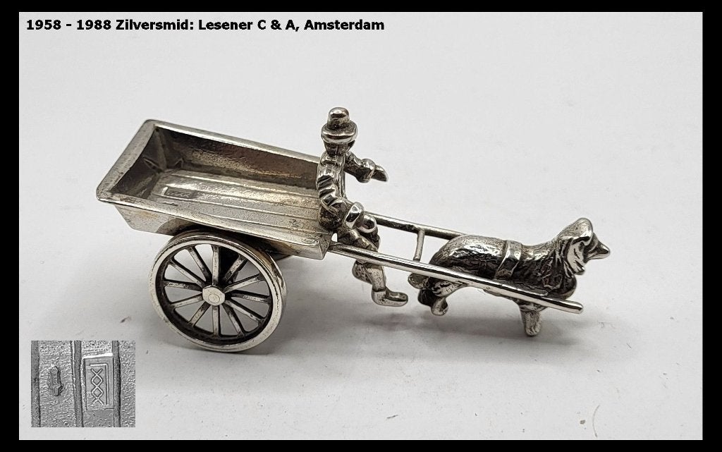 Miniatuur zilver kar met hond. Nederlands gekeurd, Ophalen of Verzenden, Zilver