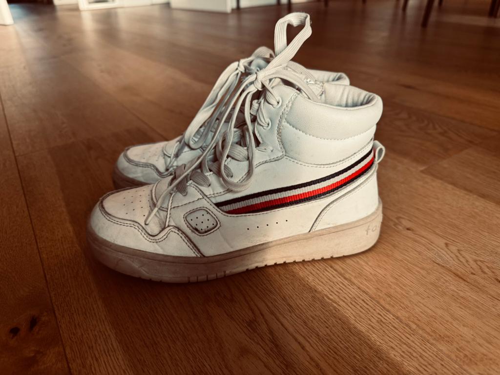 Tommy Hilfiger sneakers maat 35, Kleding | Dames, Schoenen, Gedragen, Sneakers of Gympen, Wit, Ophalen of Verzenden