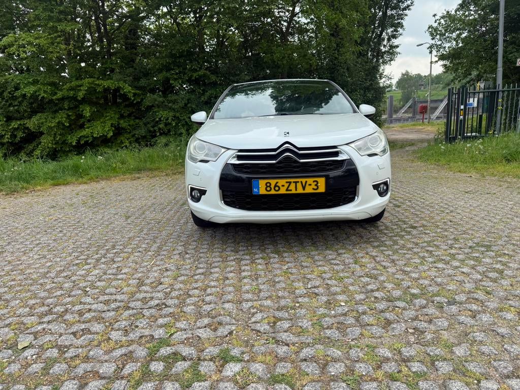 Citroën DS4 1.6 THP 200PK LEDER MASSAGE /APK TOT 17-01-2027, Auto's, Citroën, Voorwielaandrijving, 1250 kg, 4 cilinders, Wit