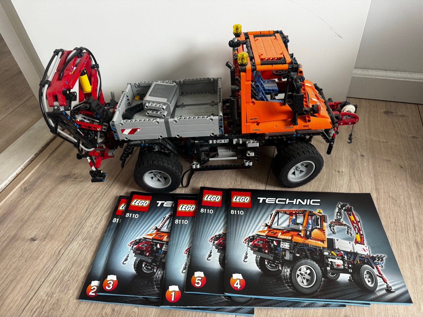 Lego Technic 8110 Unimog U 400 met handleidingen, Ophalen, Zo goed als nieuw