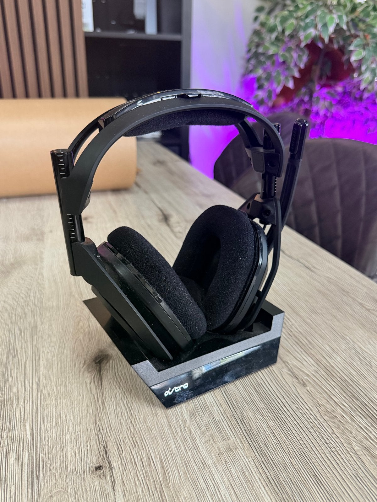 Astro A50 Gaming Headset met Basisstation, Ophalen of Verzenden, Zo goed als nieuw, Overige merken, Draadloos