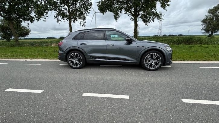 Audi e-tron 50 launch ed. quatro S line dealer onderhouden, Auto's, Automaat, LED verlichting, Elektrisch, Particulier