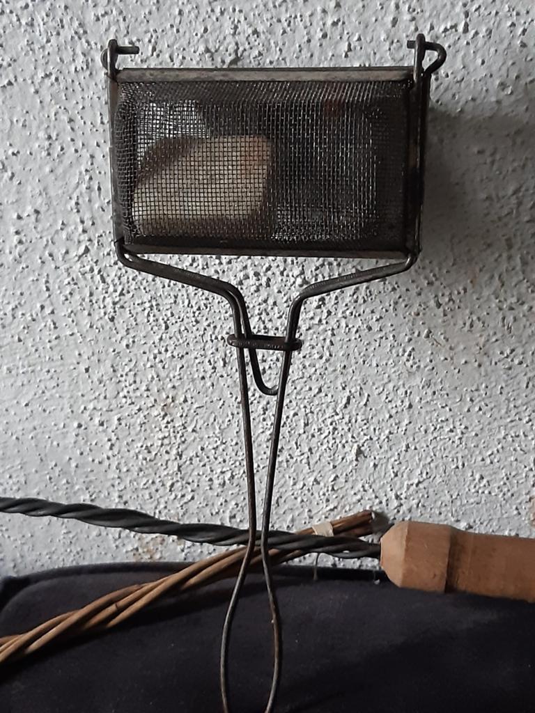 Mooie ouderwetse zeepklopper,stoer brocante sleets landelijk, Ophalen of Verzenden