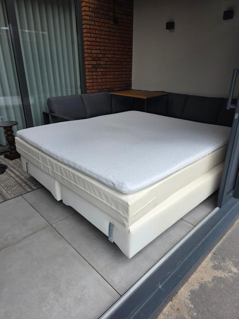 Gratis Boxspring, Huis en Inrichting, Slaapkamer | Bedden, Gebruikt, Tweepersoons, 180 cm, Stof, Grijs, Ophalen of Verzenden