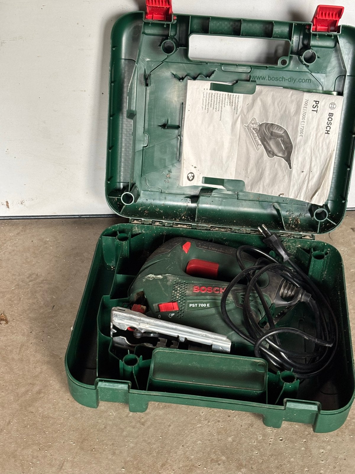 Bosch PST 700 E Decoupeerzaag met koffer, Gebruikt, Decoupeerzaag, Ophalen of Verzenden, 30 tot 70 mm