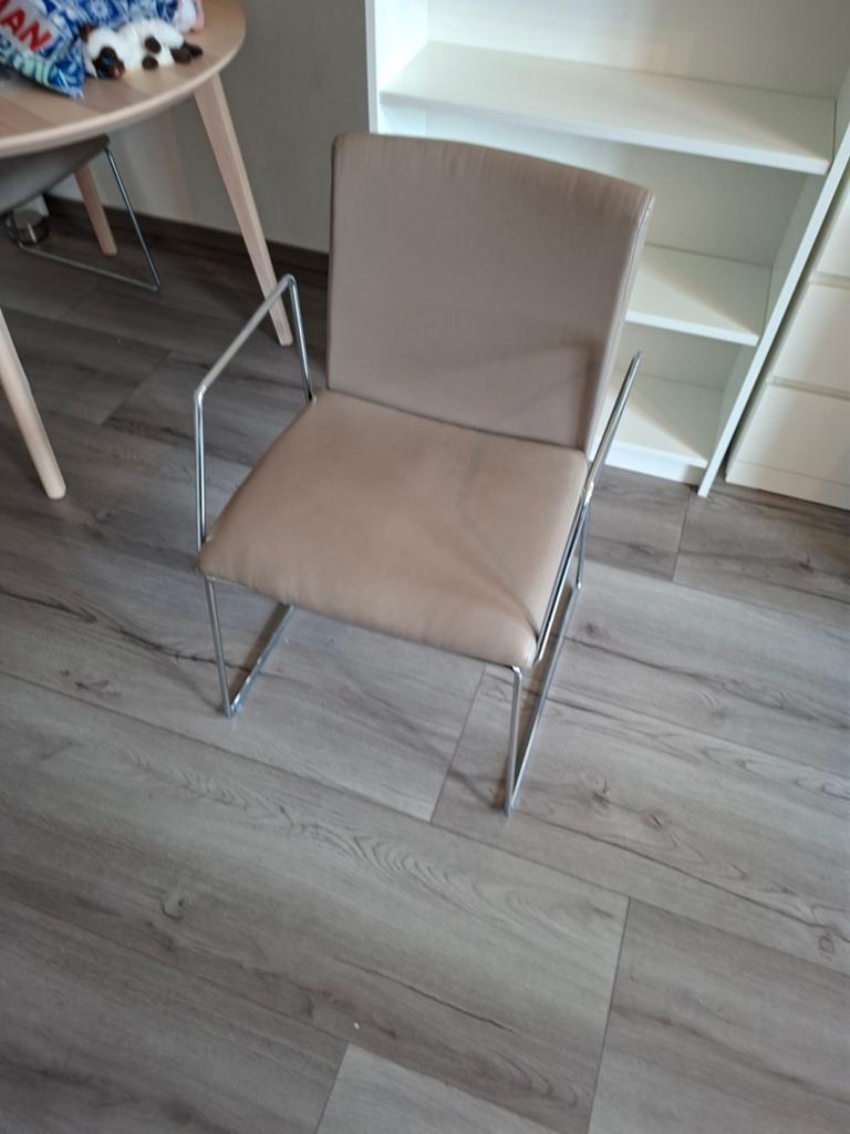 Gratis Eetkamer stoelen 4 stuks gratis ophalen, Ophalen, Zo goed als nieuw, Bruin, Vier