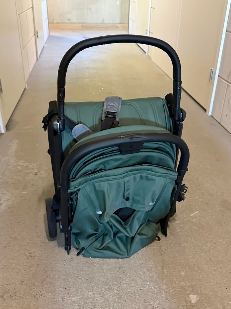 Kinderkraft Nubi Buggy - Compact en Lichtgewicht, Ophalen, Zo goed als nieuw, Overige merken, Verstelbare rugleuning