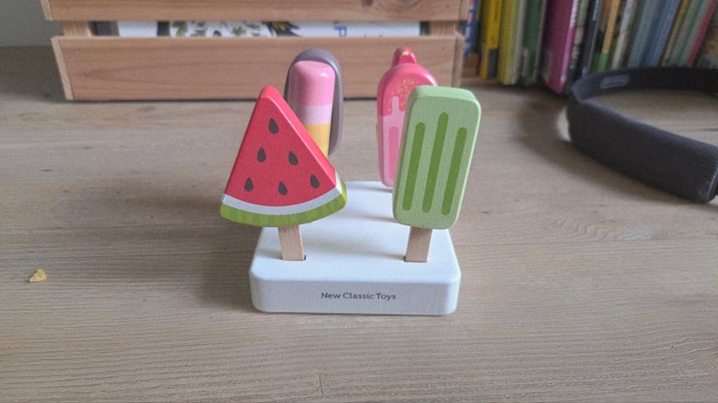 Houten ijsjes met standaard, Kinderen en Baby's, Speelgoed | Houten speelgoed, Ophalen, Gebruikt, Overige typen