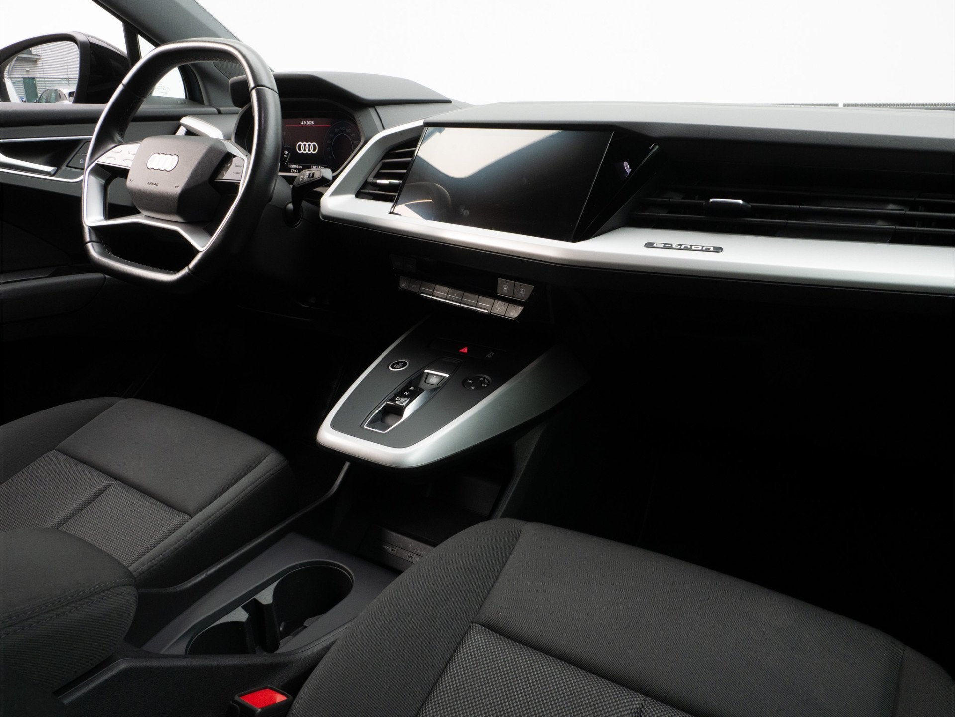 Audi Q4 e-tron 35 Launch edition 55 kWh SOH 91% Trekhaak/ St, Gebruikt, Blauw, Origineel Nederlands, Q4 e-tron
