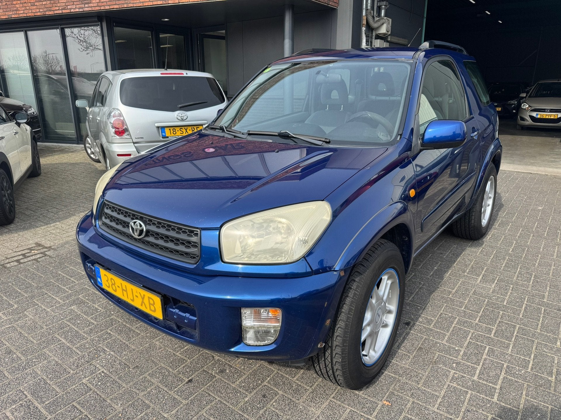 Toyota RAV4 2.0-16V VVT-i Sol AIRCO TREKHAAK LMV ORIG NL NAP, Gebruikt, Blauw, Bedrijf, Handgeschakeld