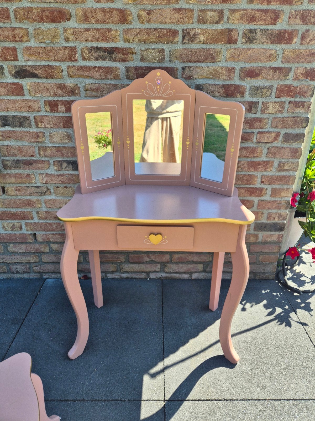 Roze kaptafel met gouden details en krukje, Ophalen, Zo goed als nieuw, Stoel(en)