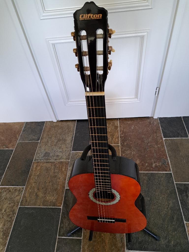 Mooie gitaar van het merk Clifton, Muziek en Instrumenten, Ophalen of Verzenden, Zo goed als nieuw, Klassieke of Spaanse gitaar