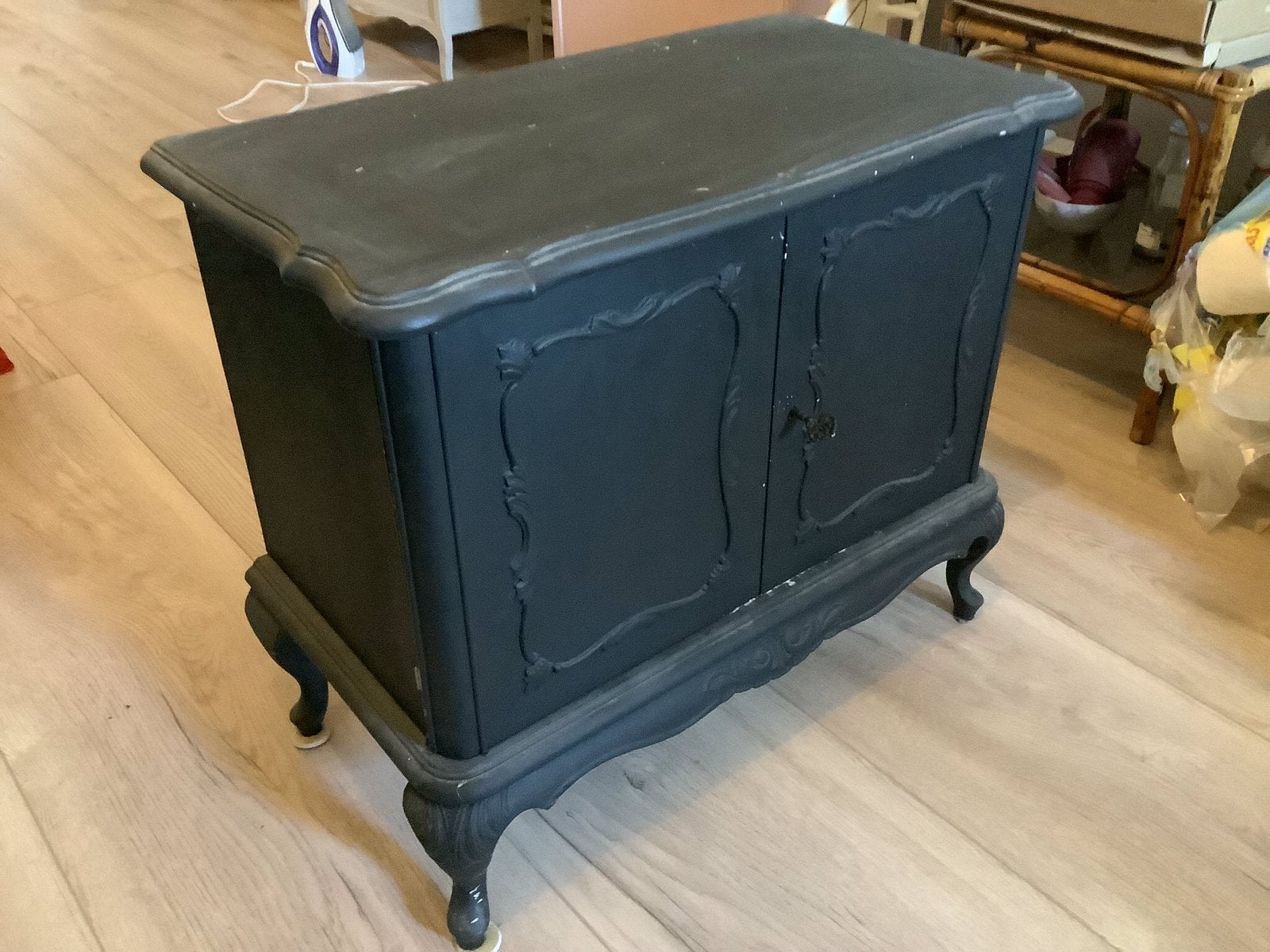 Landelijk brocante queen ann kast, Ophalen, Zo goed als nieuw, 25 tot 50 cm, 50 tot 100 cm