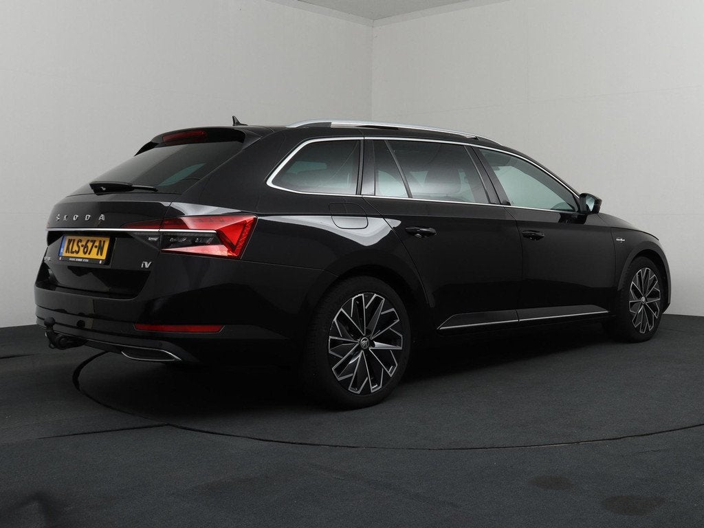 Skoda Superb 1.4 TSI iV PHEV Laurin & Klement | 360° Camera, Auto's, Skoda, Gebruikt, Euro 6, 4 cilinders, Alcantara