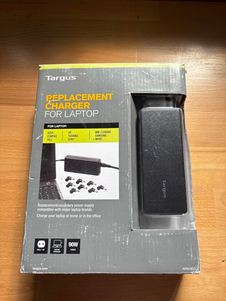 Targus Universele Laptop Oplader 90W - Nieuw in doos, Computers en Software, Laptop-opladers, Zo goed als nieuw, Ophalen of Verzenden