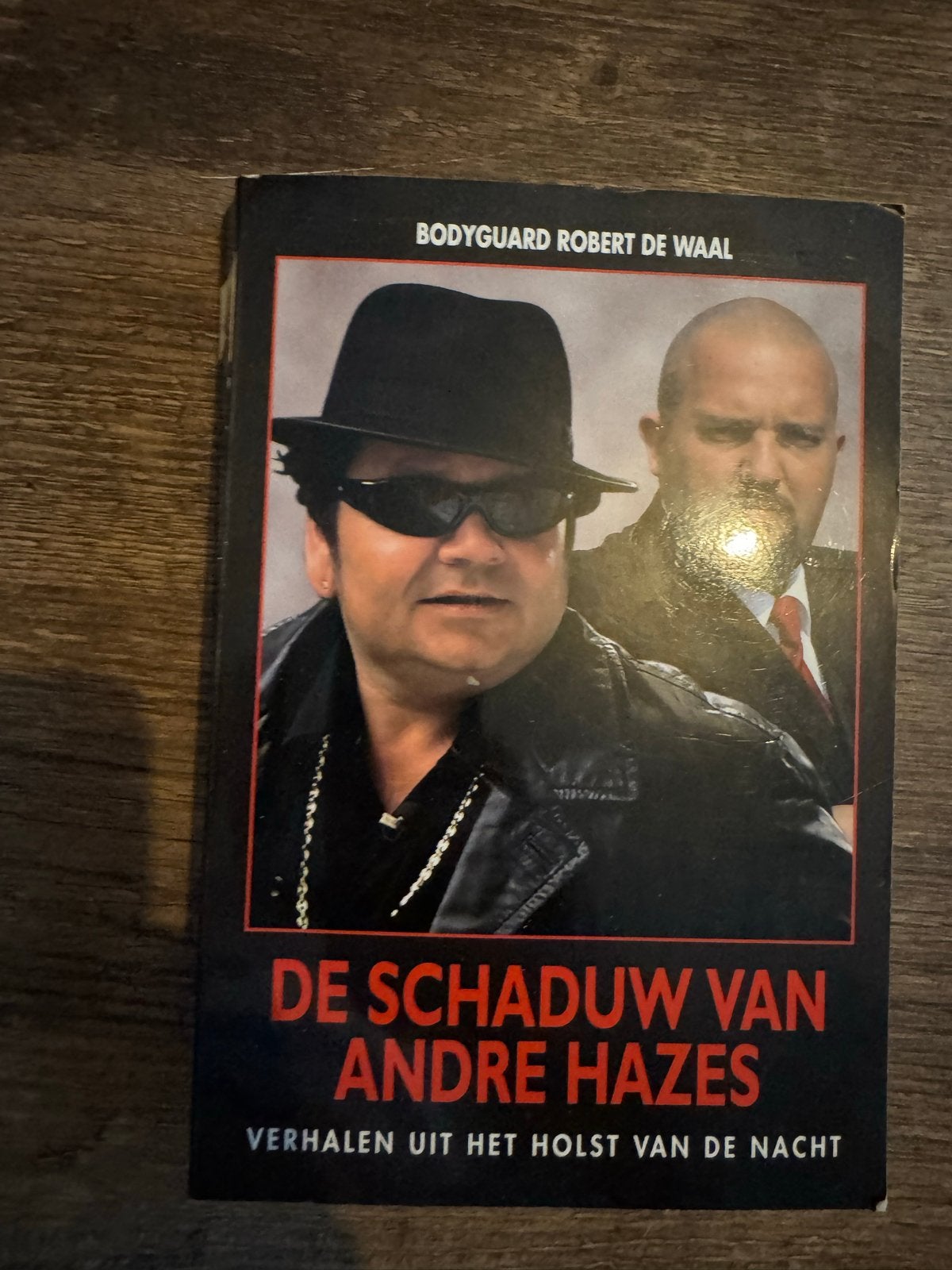 De Schaduw van André Hazes - Robert de Waal, Boeken, Ophalen of Verzenden, Gelezen, Nederland