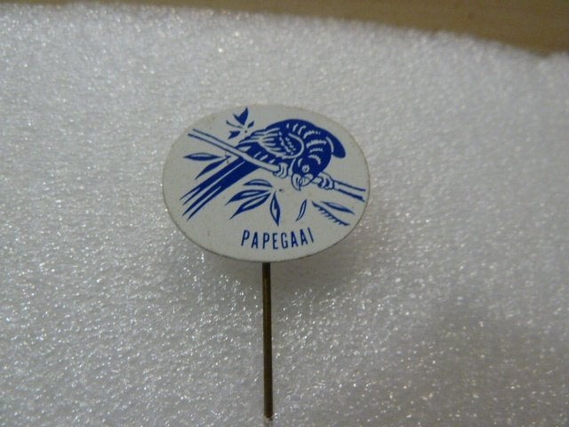 Vintage Speldje Papegaai - Blauw en Wit, Ophalen of Verzenden, Gebruikt, Dier of Natuur, Speldje of Pin
