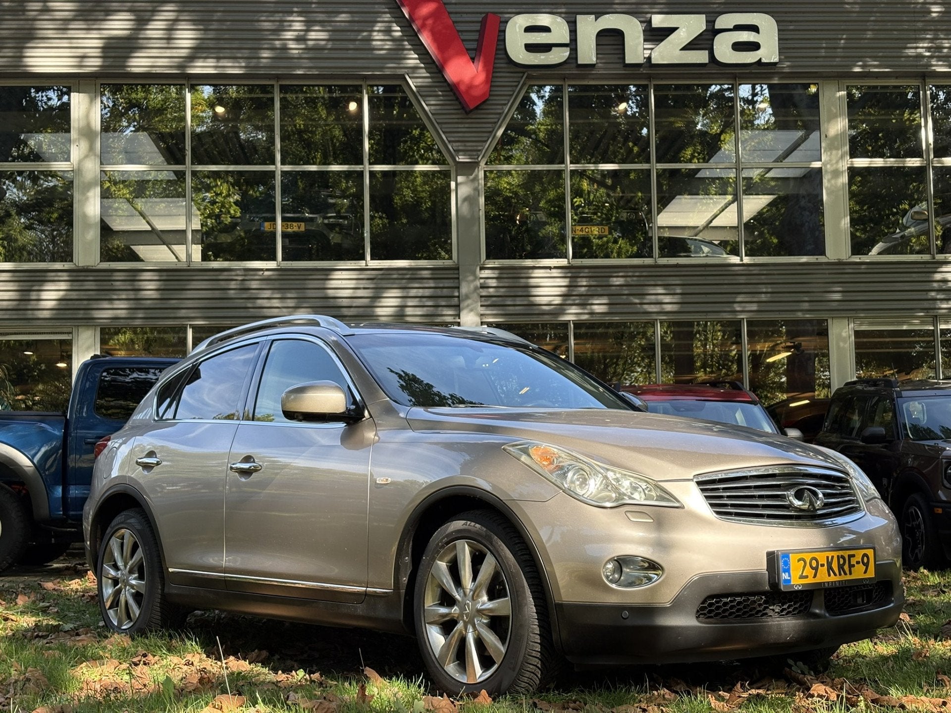 Infiniti FX EX37 360 camera, ACC, Navi Bose NL-AUTO, Auto's, Infiniti, Automaat, 3696 cc, Gebruikt, Zwart
