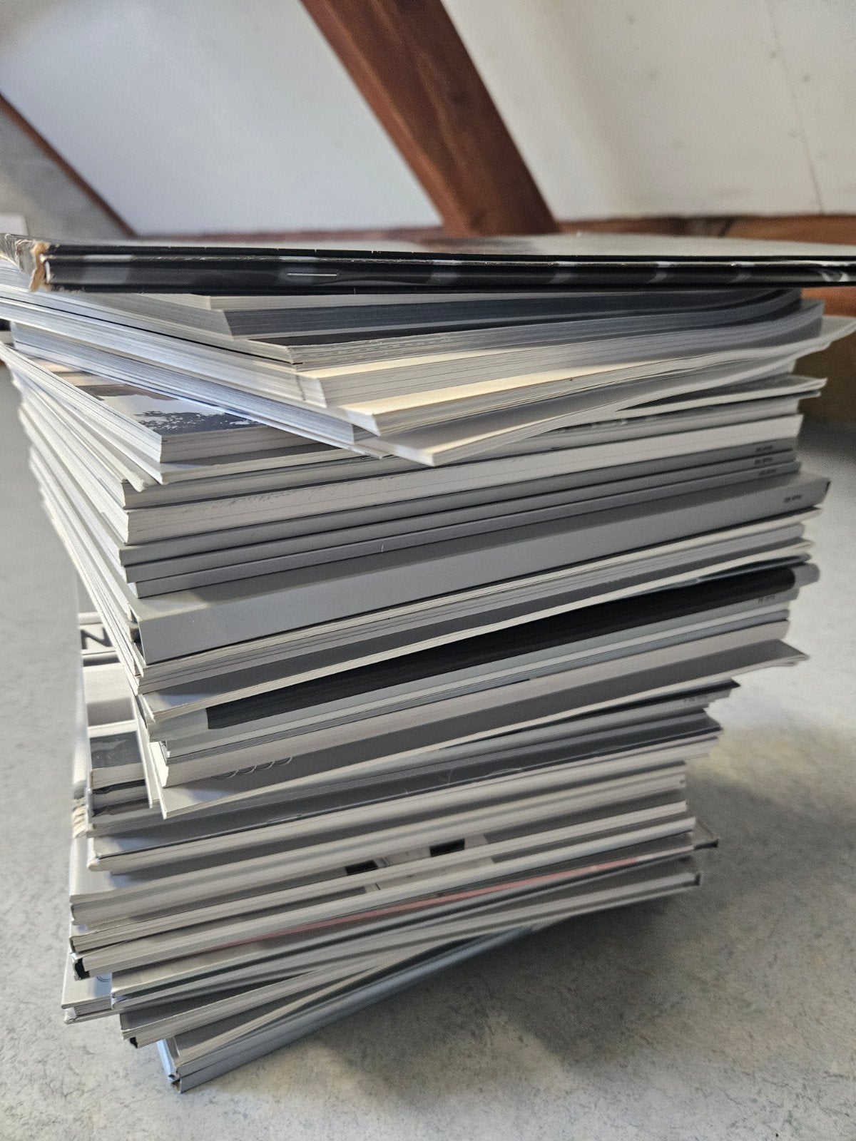 Partij van ongeveer 60 Audi brochures en folders, Boeken, Ophalen of Verzenden, Zo goed als nieuw, Audi