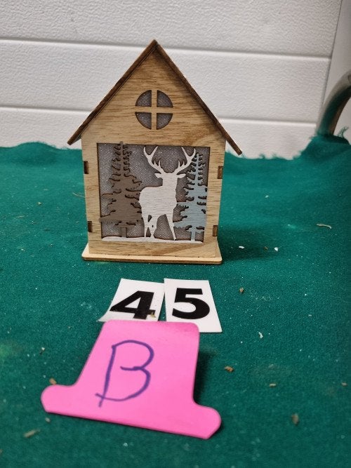 houten kerst huisje met hert [b45], Diversen, Ophalen of Verzenden, 'T Olde Gre-j, Info@toldegrej.nl, Endepoelstraat 20f Didam