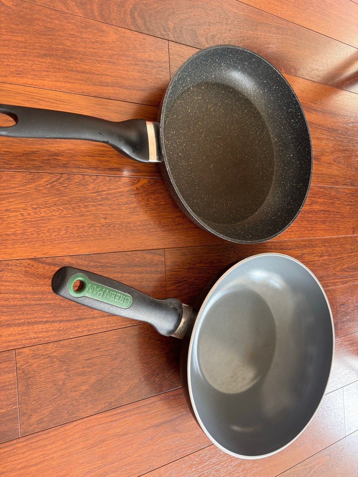 GreenPan wok en onbekende koekenpan, Huis en Inrichting, Ophalen, Koekenpan, Gebruikt, Antiaanbaklaag