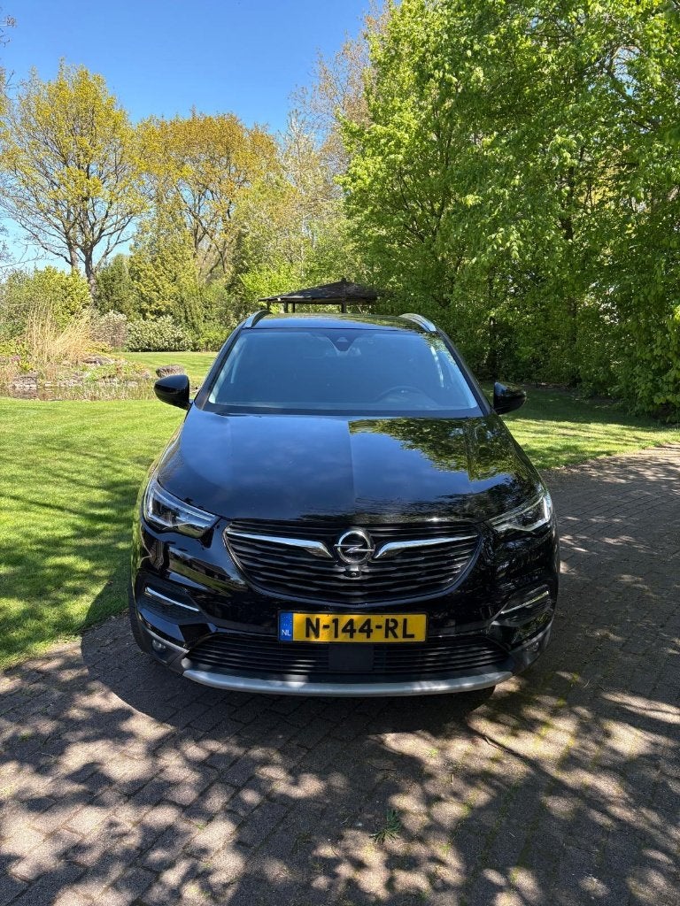 Opel Grandland X 1.2 Turbo 130pk S&S Zwart, Aut., Zwart, Leder, 1393 kg, SUV of Terreinwagen