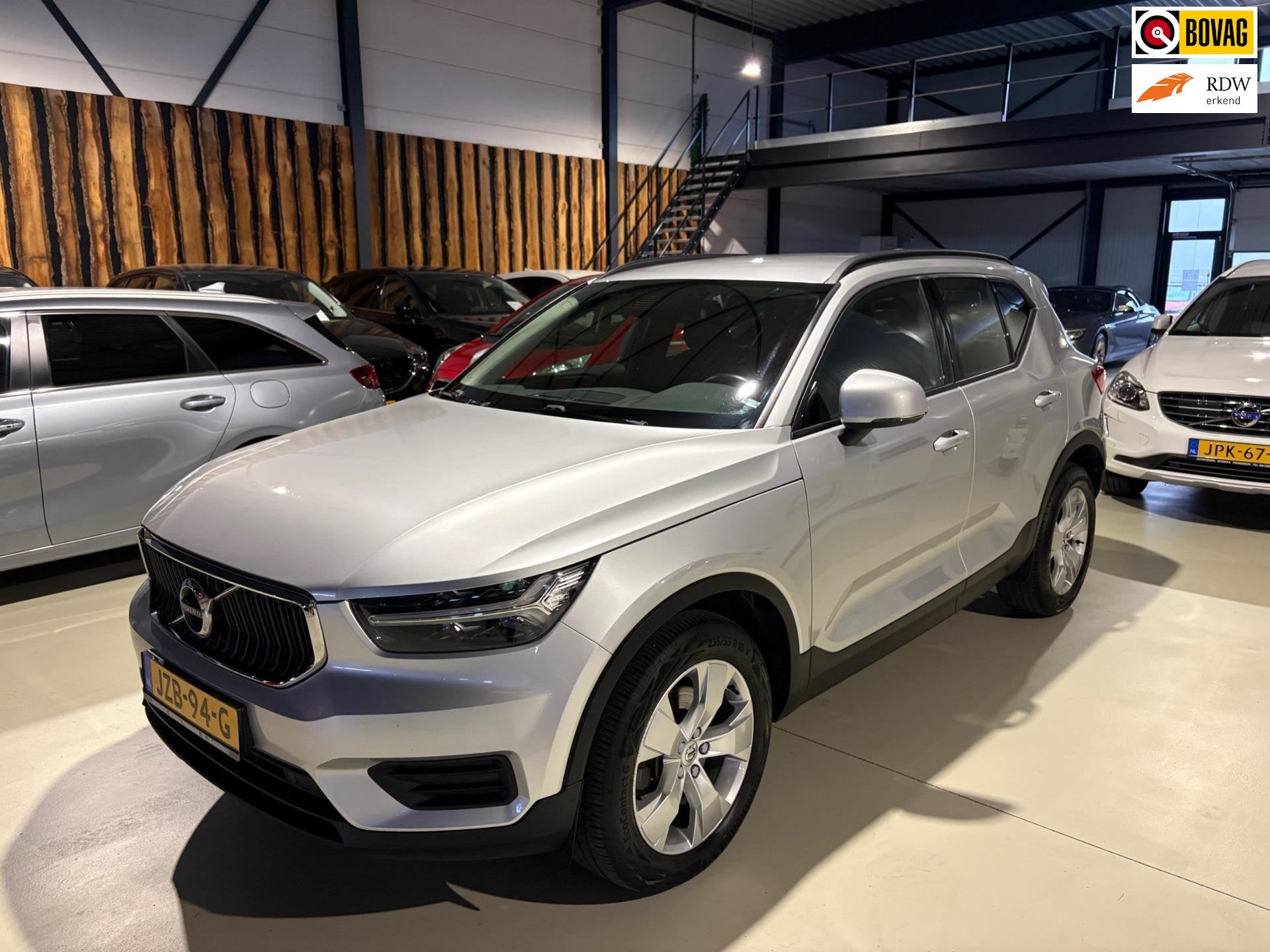 Volvo XC40 2.0 T4 AWD Momentum, Stof, Bedrijf, Vierwielaandrijving, SUV of Terreinwagen