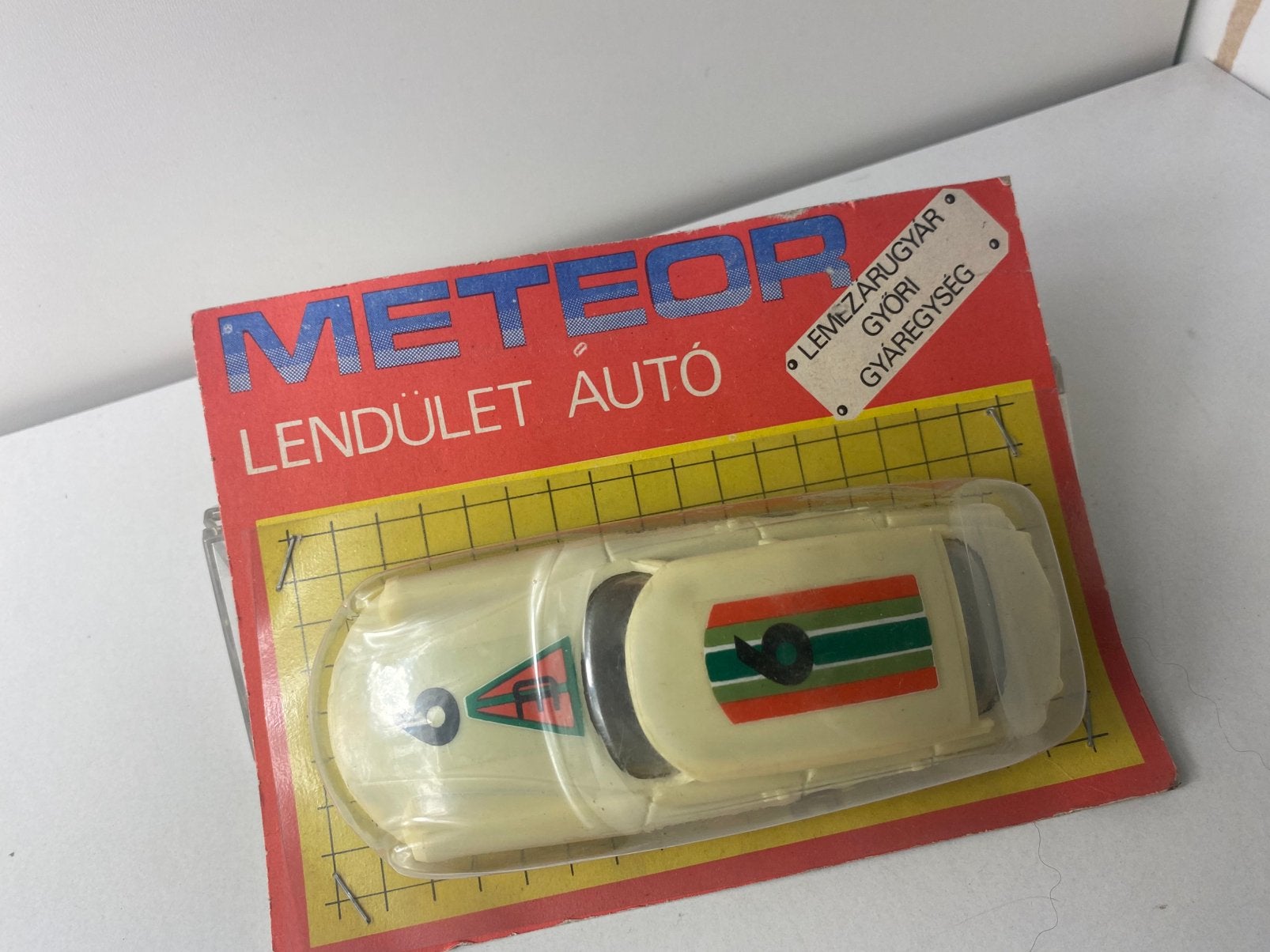 Citroen DS in blister-promo Hongaarse plaatwerkerij, Antiek en Kunst, Antiek | Speelgoed, Ophalen of Verzenden
