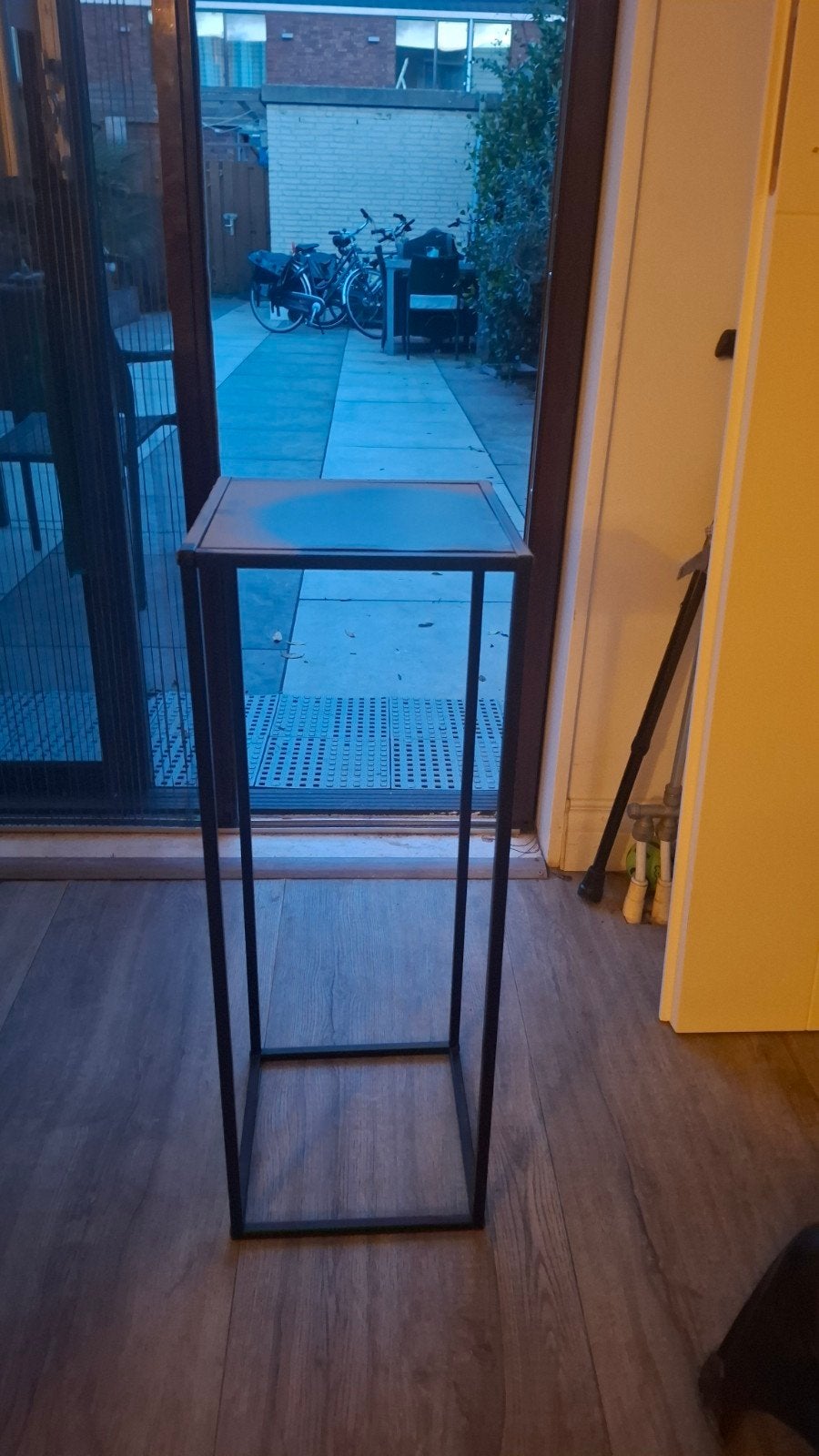 Zwarte metalen plantenstandaard / bijzettafel, Ophalen, Minder dan 55 cm, Gebruikt, Modern, Industrieel