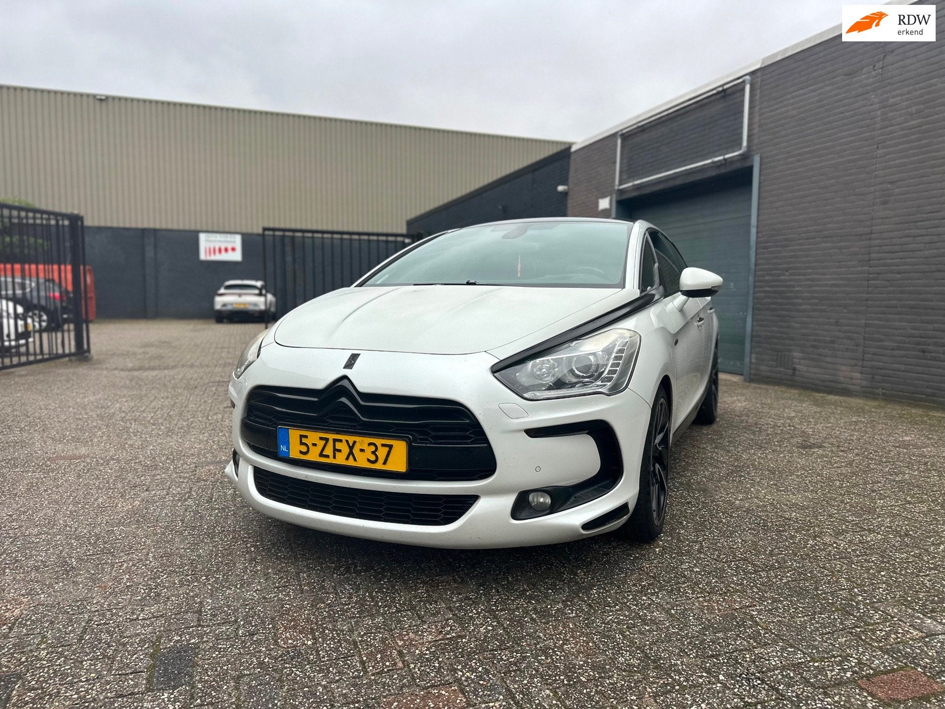 Citroen DS5 2.0 Hybrid4 Sport Chic Clima Cruise Navi Leer Pa, Auto's, Automaat, Euro 5, Gebruikt, Zwart