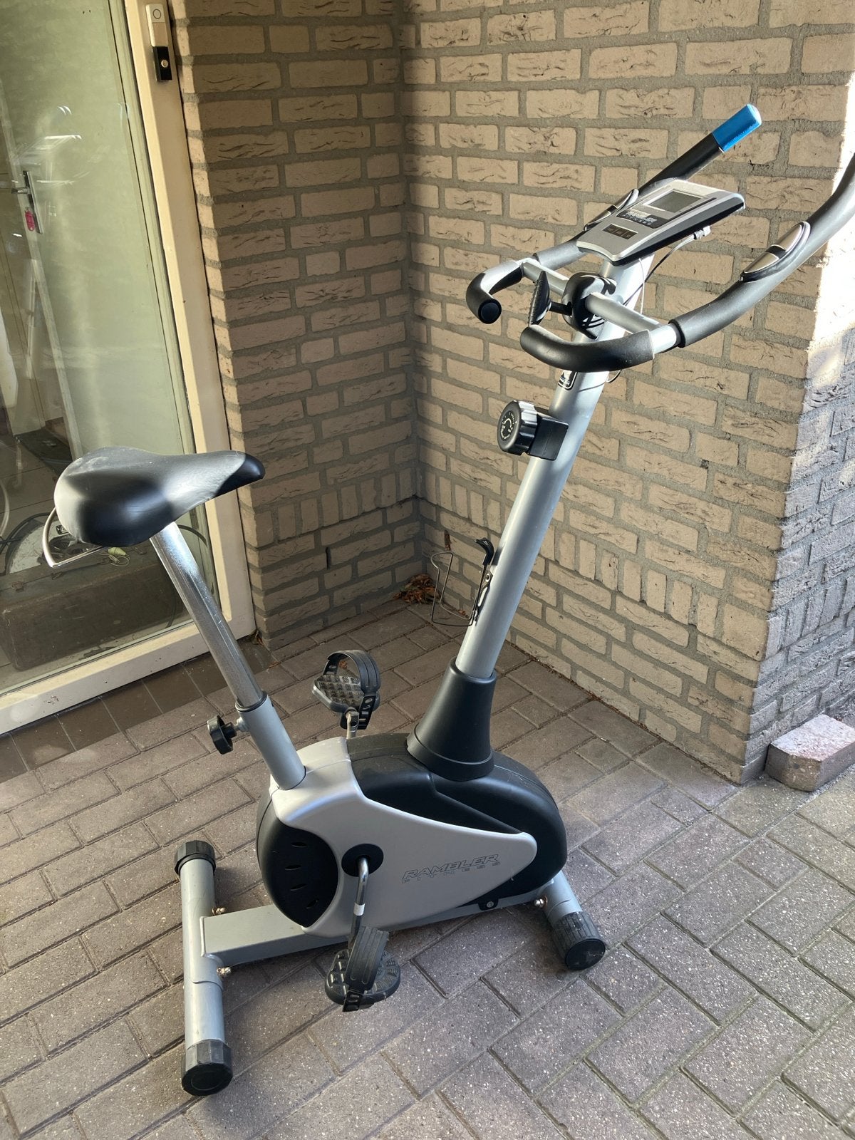 Hometrainer - Ideaal voor thuisworkouts, Ophalen, Gebruikt, Metaal, Benen