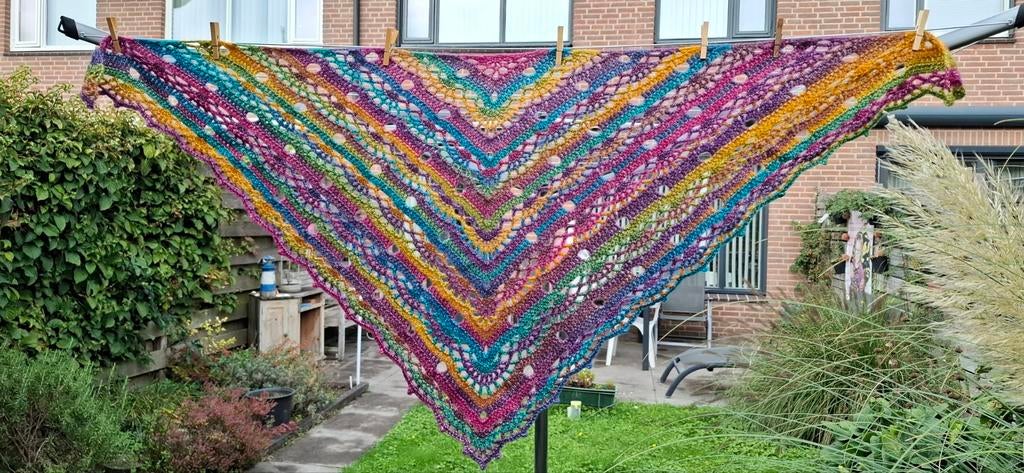Gehaakte omslagdoek sjaal soft, Ophalen of Verzenden, Nieuw, Maat 46/48 (XL) of groter, Sjaal