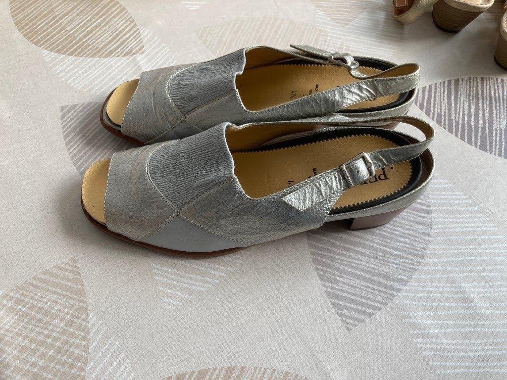 mooi lerenschoentje maat 41, Ophalen of Verzenden, Zo goed als nieuw, Schoenen met lage hakken