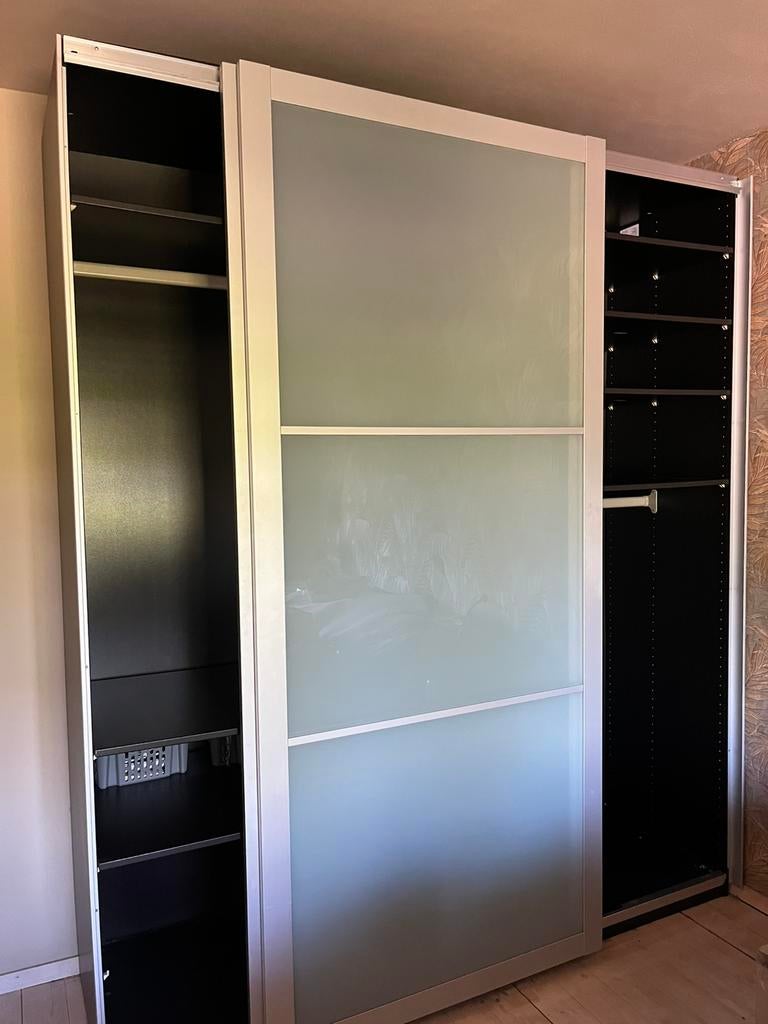 IKEA PAX kledingkast met matglazen schuifdeuren., Ophalen, Gebruikt, 200 cm of meer, Glas
