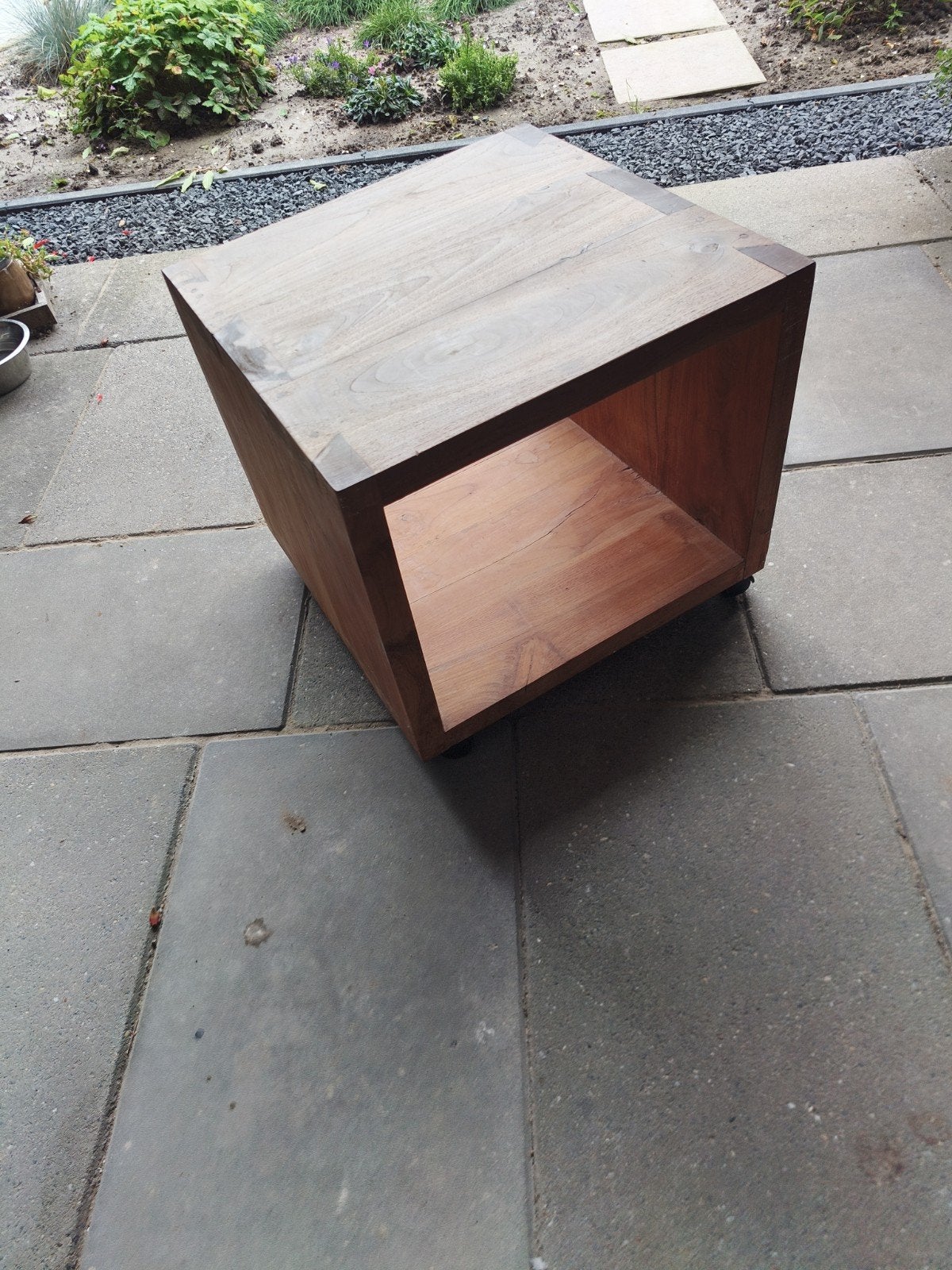 Massief Teak Bijzettafel met Wieltjes - 50x50x45 cm, Ophalen, Vierkant, Minder dan 55 cm, 45 tot 60 cm
