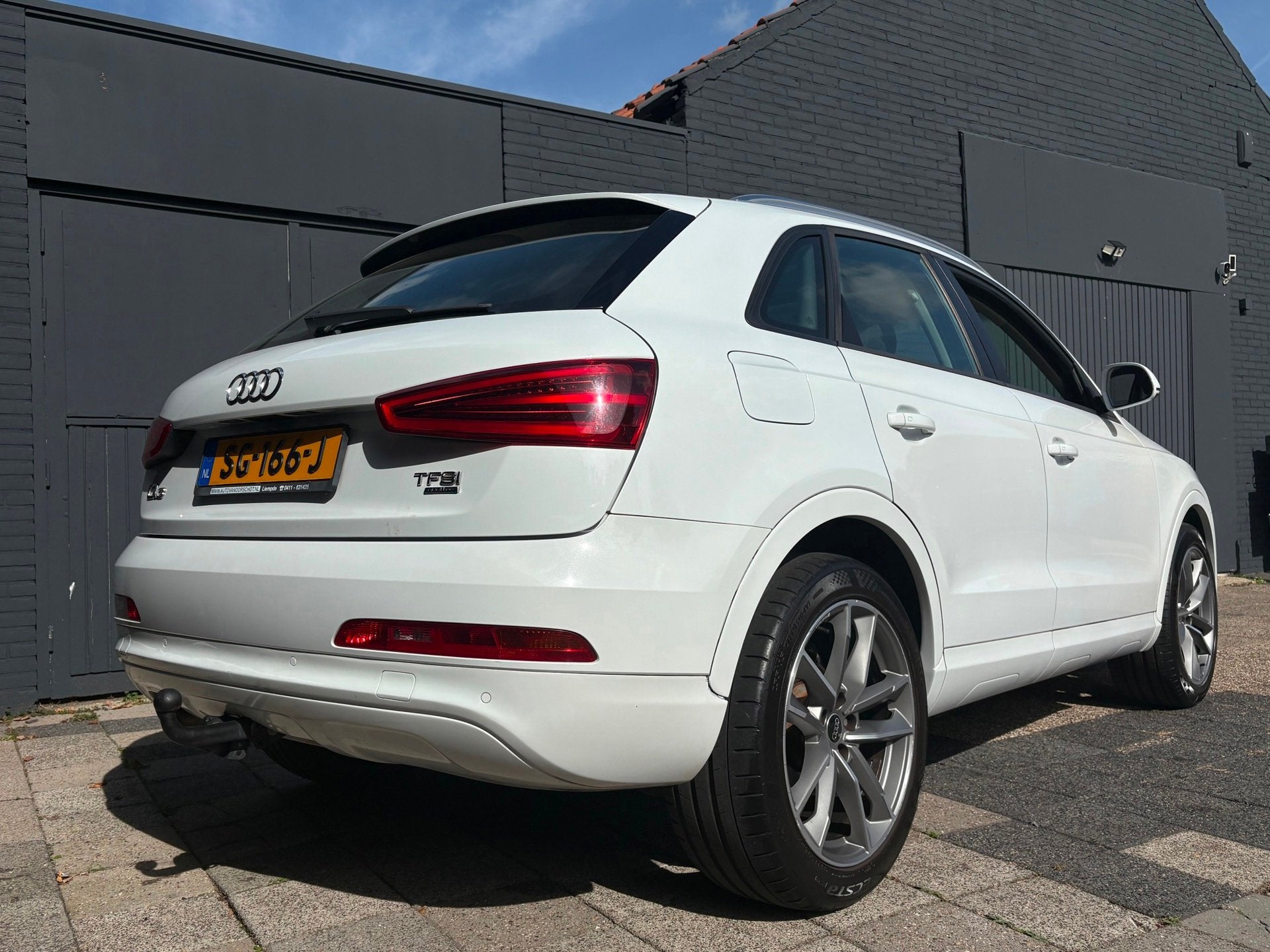 Foto 7 van Audi Q3 2.0 TFSI Quattro Automaat | Pano | Stoelverw. | Trek