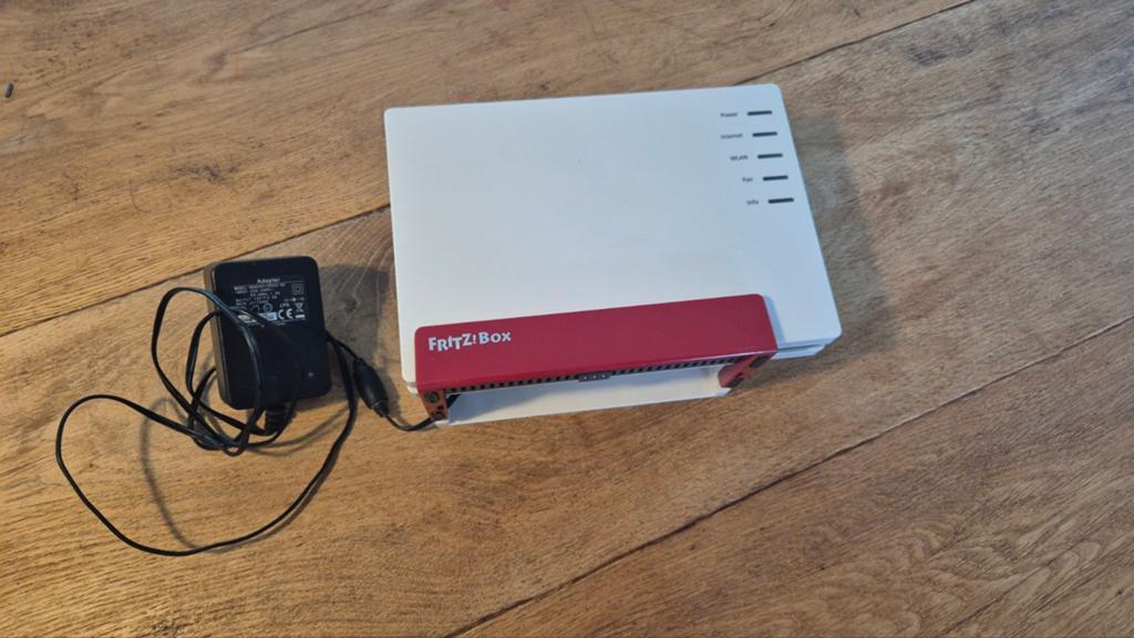Fritzbox 7581 Router, Computers en Software, Routers en Modems, Ophalen of Verzenden