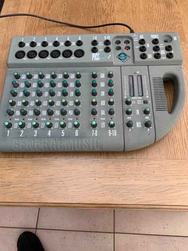 Generalmusic 10-kanaals mengpaneel - Werkt perfect, Muziek en Instrumenten, Ophalen of Verzenden, Zo goed als nieuw, 5 tot 10 kanalen