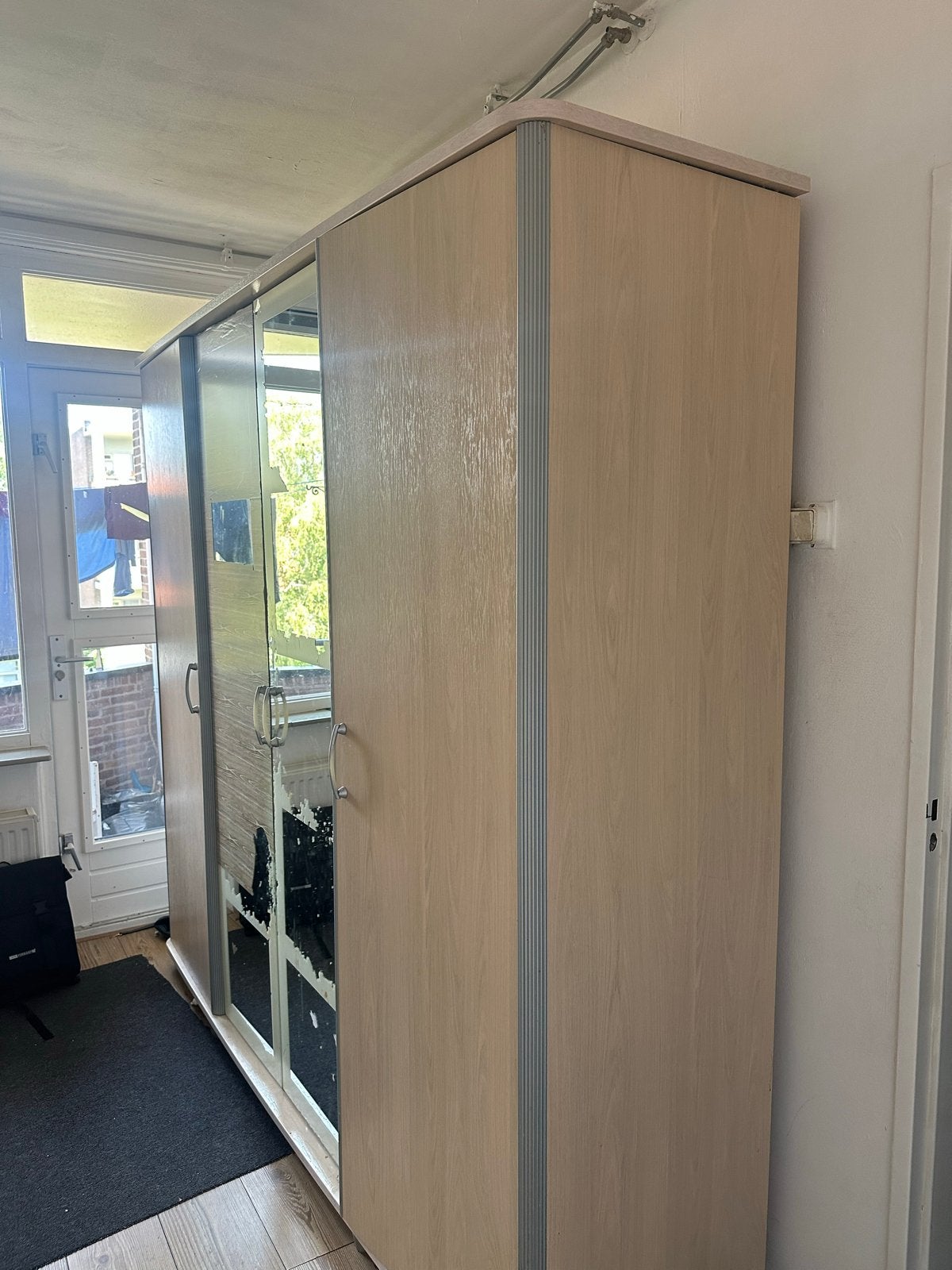 Ruime kledingkast met spiegeldeuren en veel opbergruimte, Ophalen, Gebruikt, 200 cm of meer, Overige houtsoorten