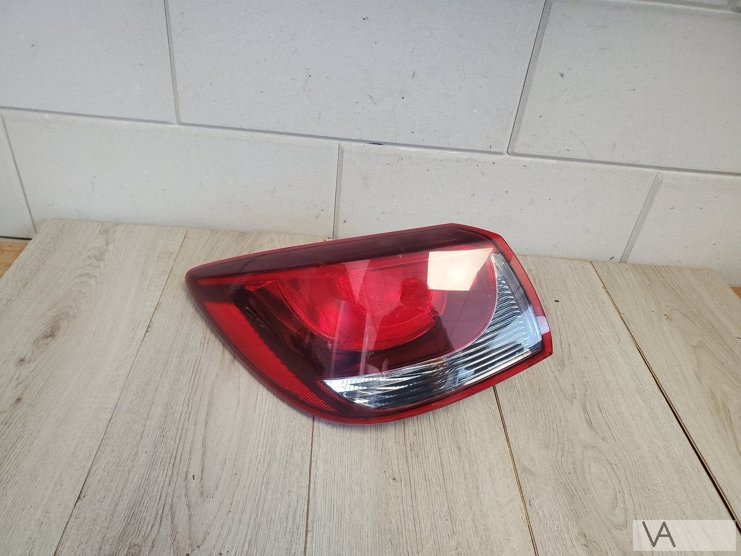 Mazda 2 hatchback vanaf 2014 achterlicht links schadevrij, Gebruikt, -, -, Ophalen of Verzenden