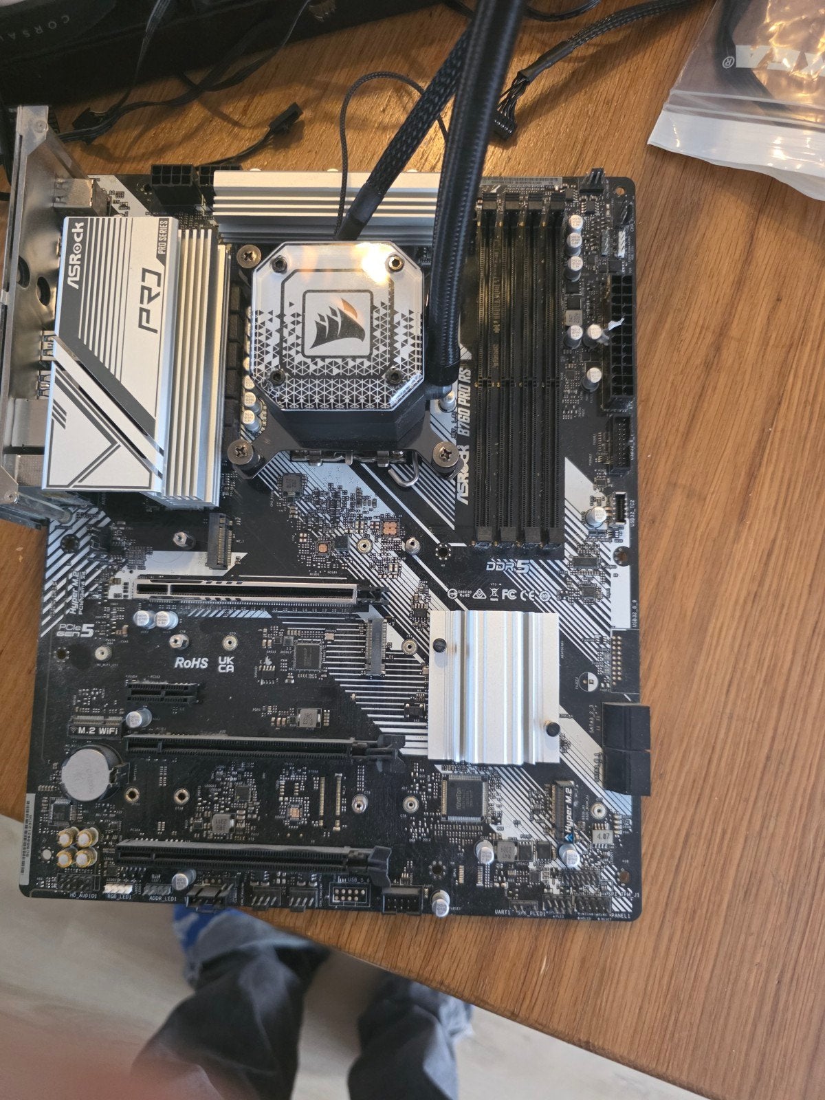 i7 12700k met corsairwatee cooler en moederbord, Ophalen, Zo goed als nieuw