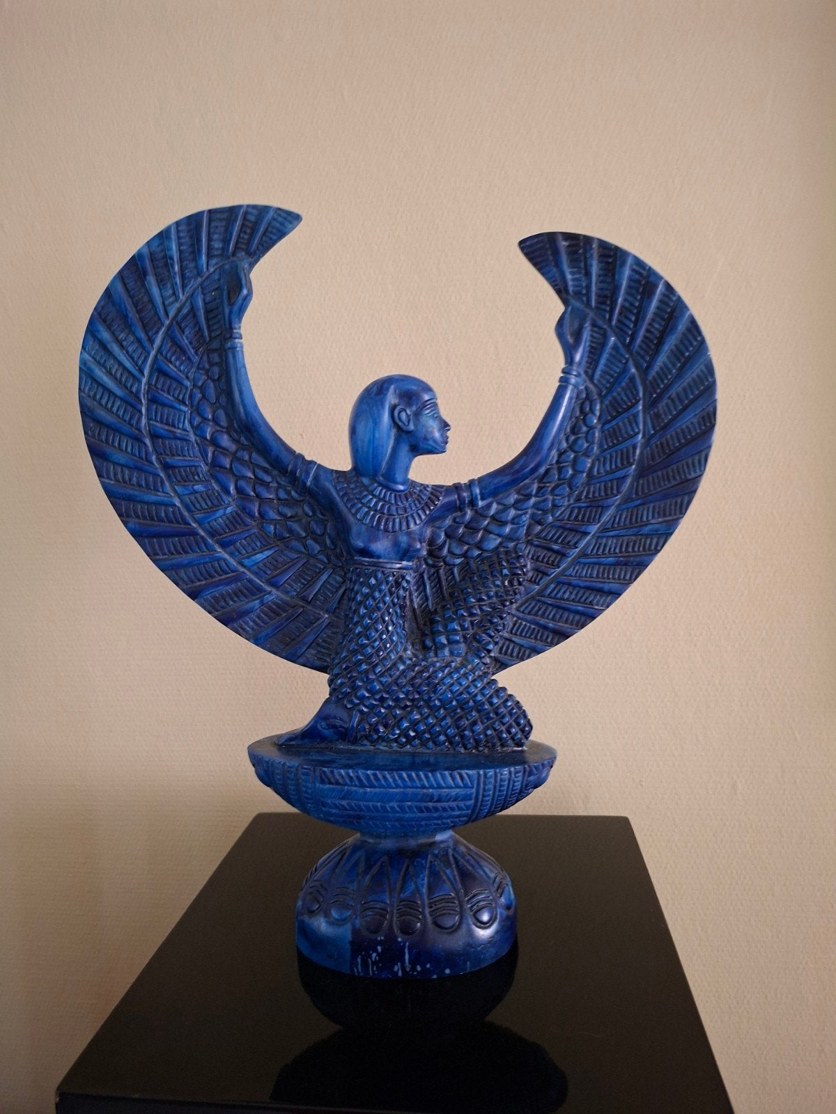 Egyptische Godin Isis Beeld - Blauw - Art Deco Stijl, Blauw, Art deco, Ophalen of Verzenden, Handgemaakt