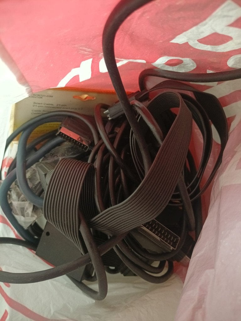 Grote partij SCART kabels, Ophalen of Verzenden, Gebruikt, Minder dan 2 meter, Scartkabel