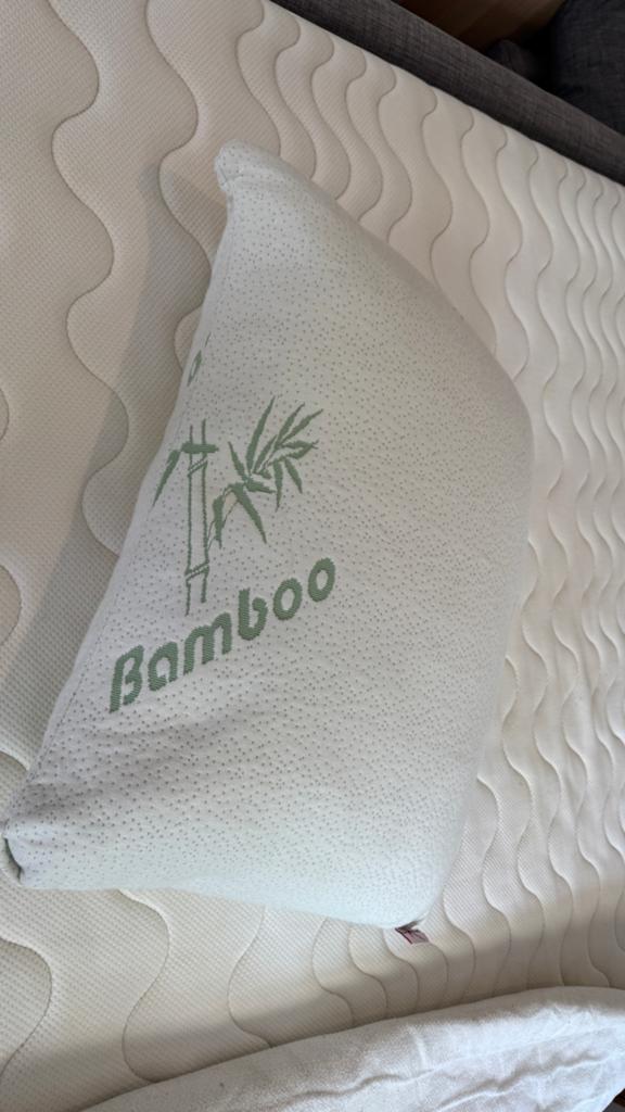 Traagschuim kussen met bamboe hoes - Zo goed als nieuw, Ophalen, Zo goed als nieuw, Wit, Overige vormen