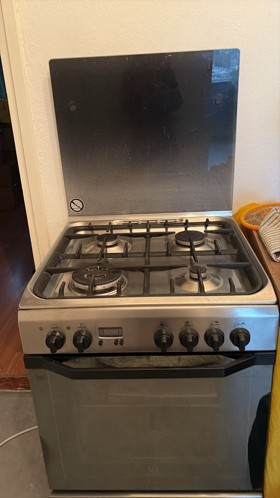 Gasfornuis met oven - Indesit, Witgoed en Apparatuur, Fornuizen, Ophalen, Gebruikt, 4 kookzones, Gas