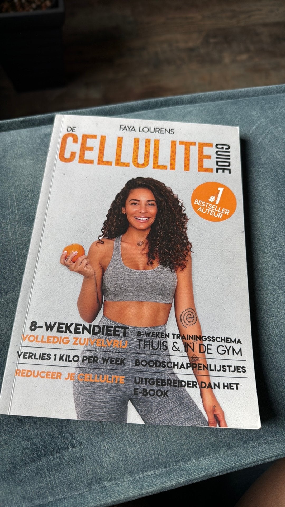 Faya Lourens - De Cellulite Guide, Ophalen of Verzenden, Zo goed als nieuw, Faya Lourens