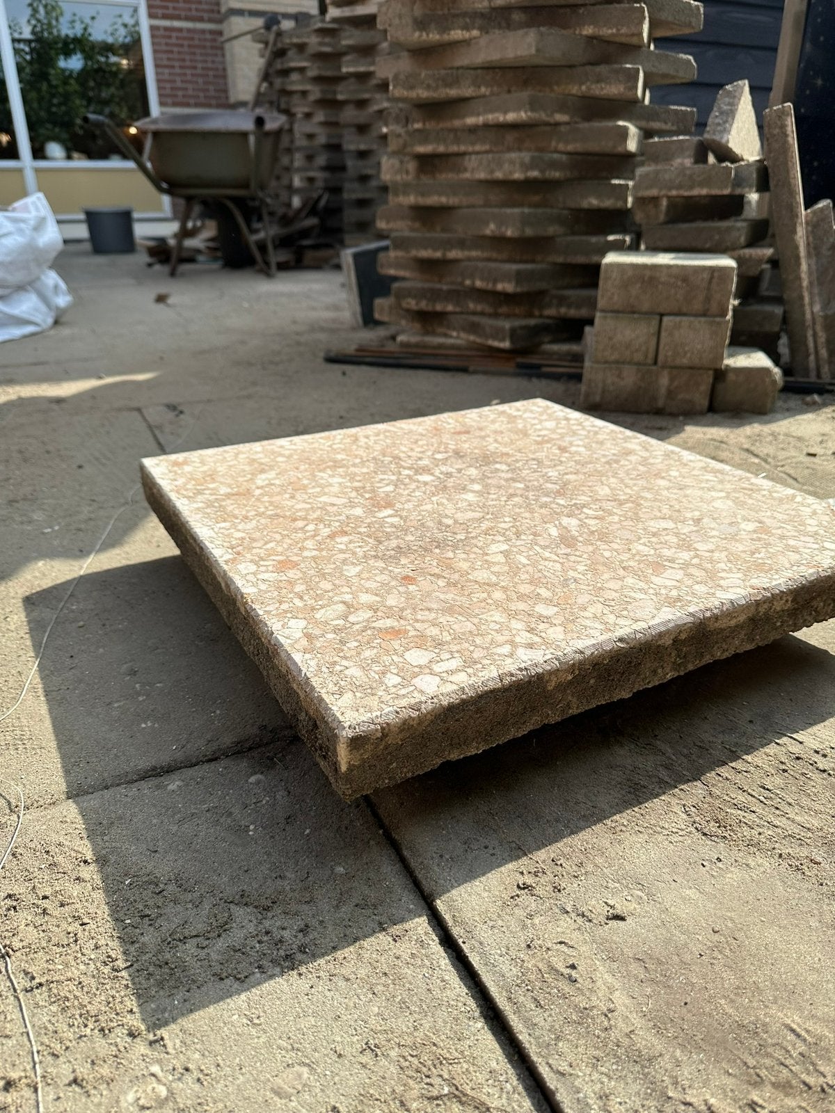 €1 p/s Terrazzo tuintegels 50x50 — roze-beige marmerslag, Tuin en Terras, Ophalen, Gebruikt, Overige materialen