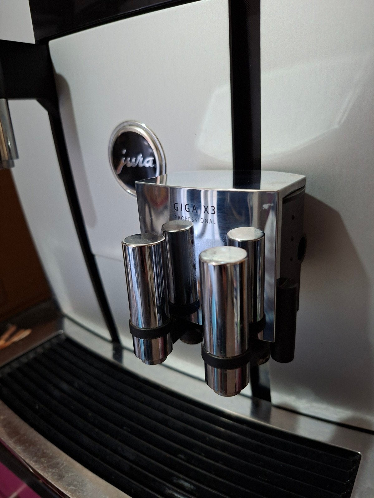Jura Giga X3 Koffiemachine, Witgoed en Apparatuur, Koffiezetapparaten, Ophalen, Afneembaar waterreservoir, Gebruikt, 10 kopjes of meer