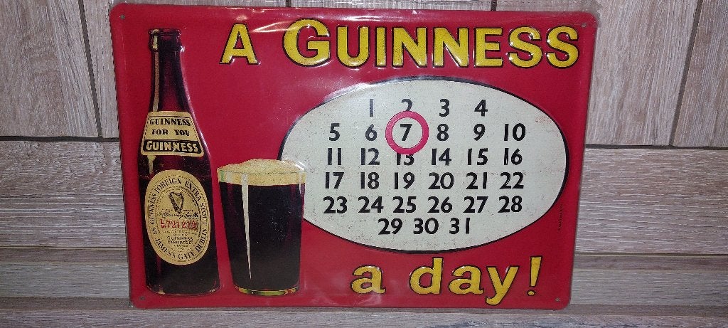 Guinness reclamebord in reliëf - kalender, Verzamelen, Ophalen of Verzenden, Nieuw, Reclamebord, Plaat of Schild, Overige merken