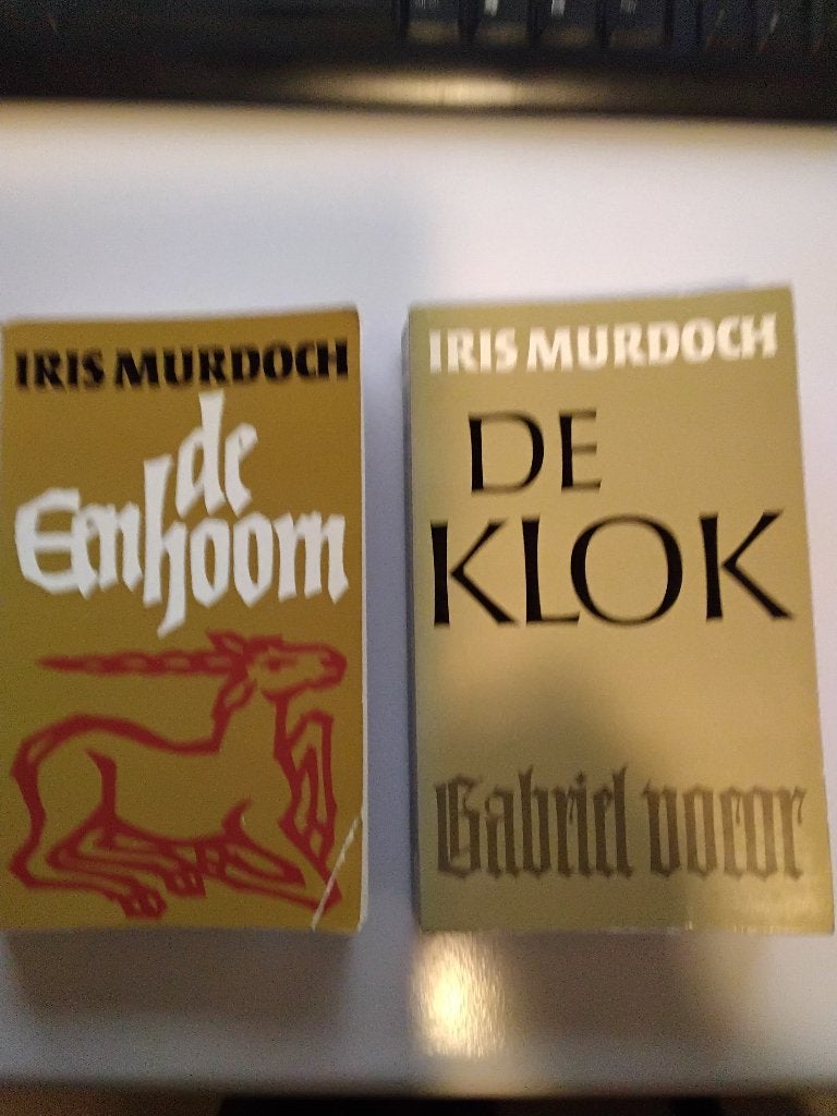 Iris Murdoch, De Klok en De Eenhoorn, Boeken, Romans, Ophalen of Verzenden, Gelezen, Iris Murdoch